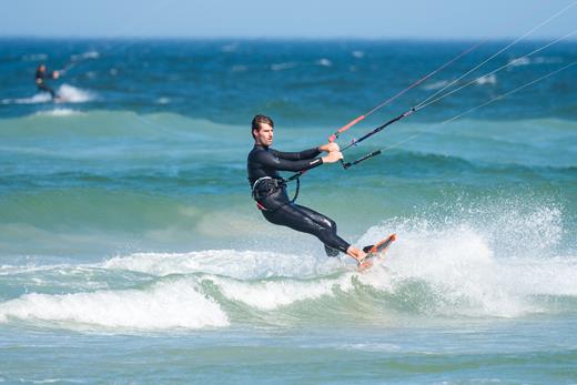 Aktywne wakacje w Jastarni - kitesurfing - blueapart.pl